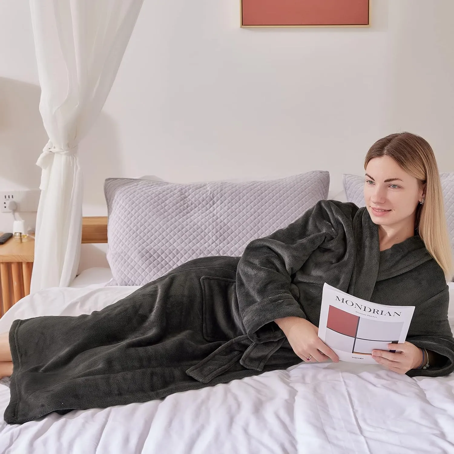 DaysU Bathrobe for Women Unisex, Lightweight Robe for Spa & Bath 100% polyester, 1 Piece
