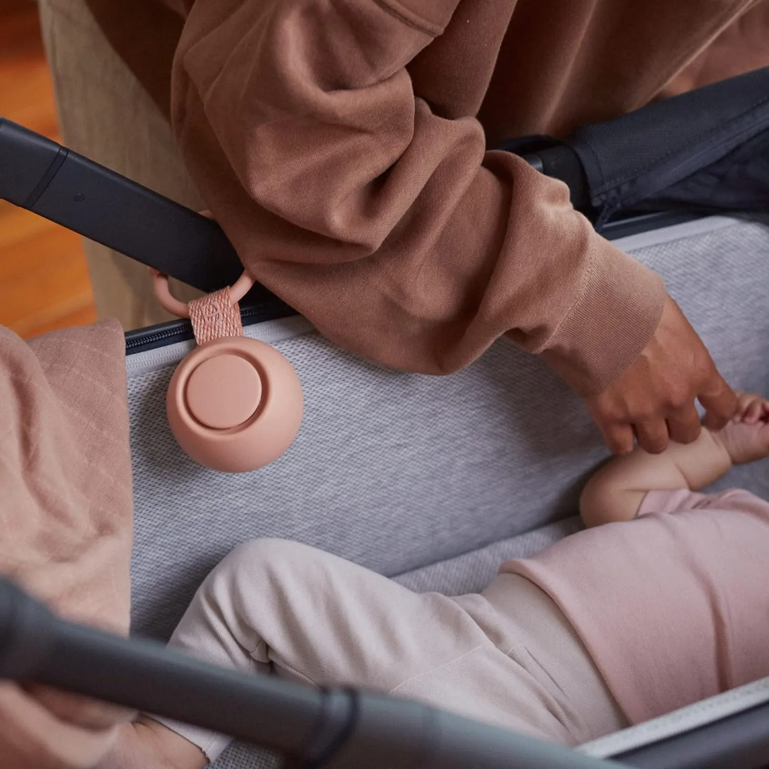 Hatch Rest Go | Portable Sound Machine for Babies and Kids | Sleep Soother | 10 Soothing Sounds | White Noise | Shush | Travel | Registry Gift | Baby Shower | Clips on Stroller | Peach