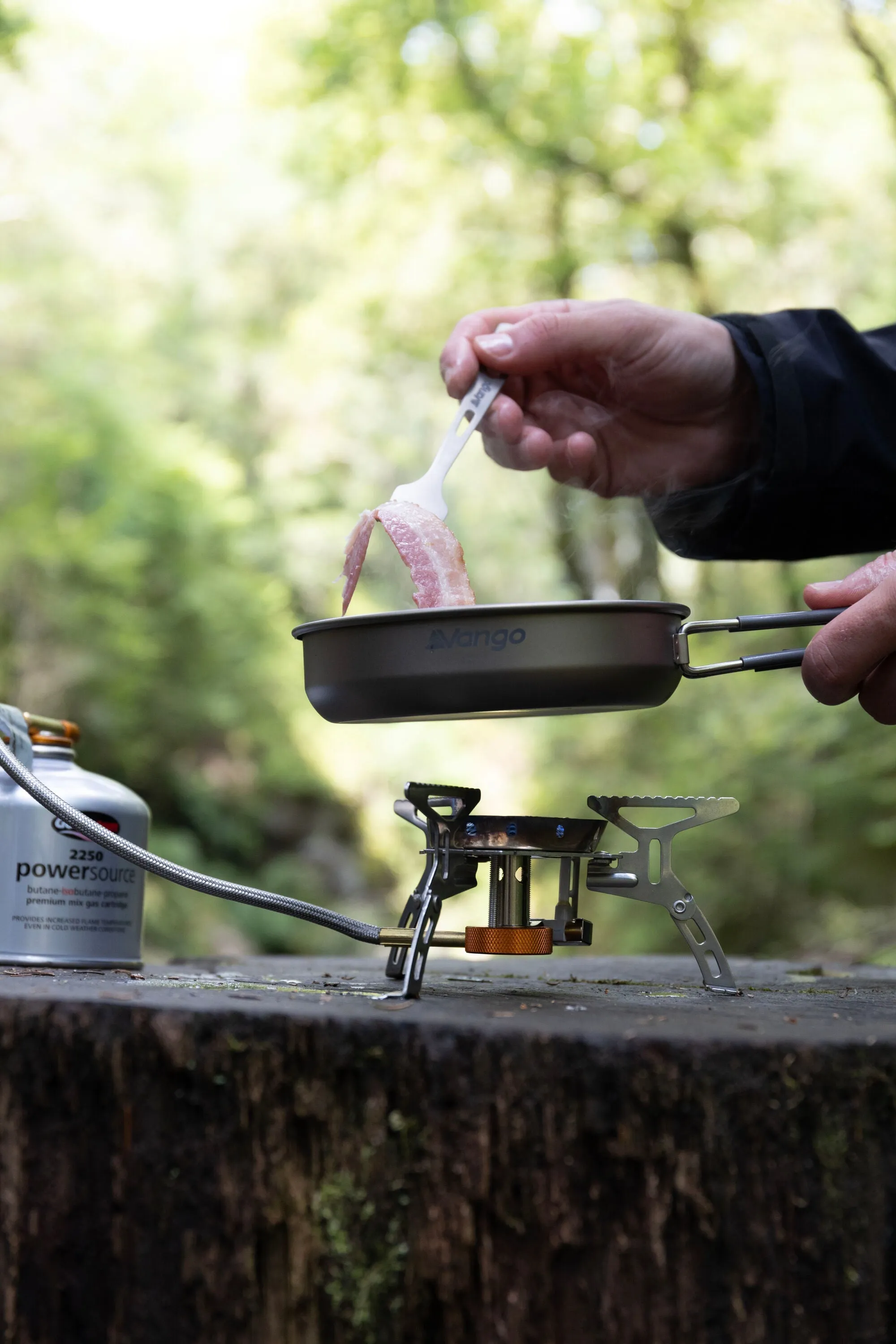 Vango Folding Stove With Windshield And Piezo
